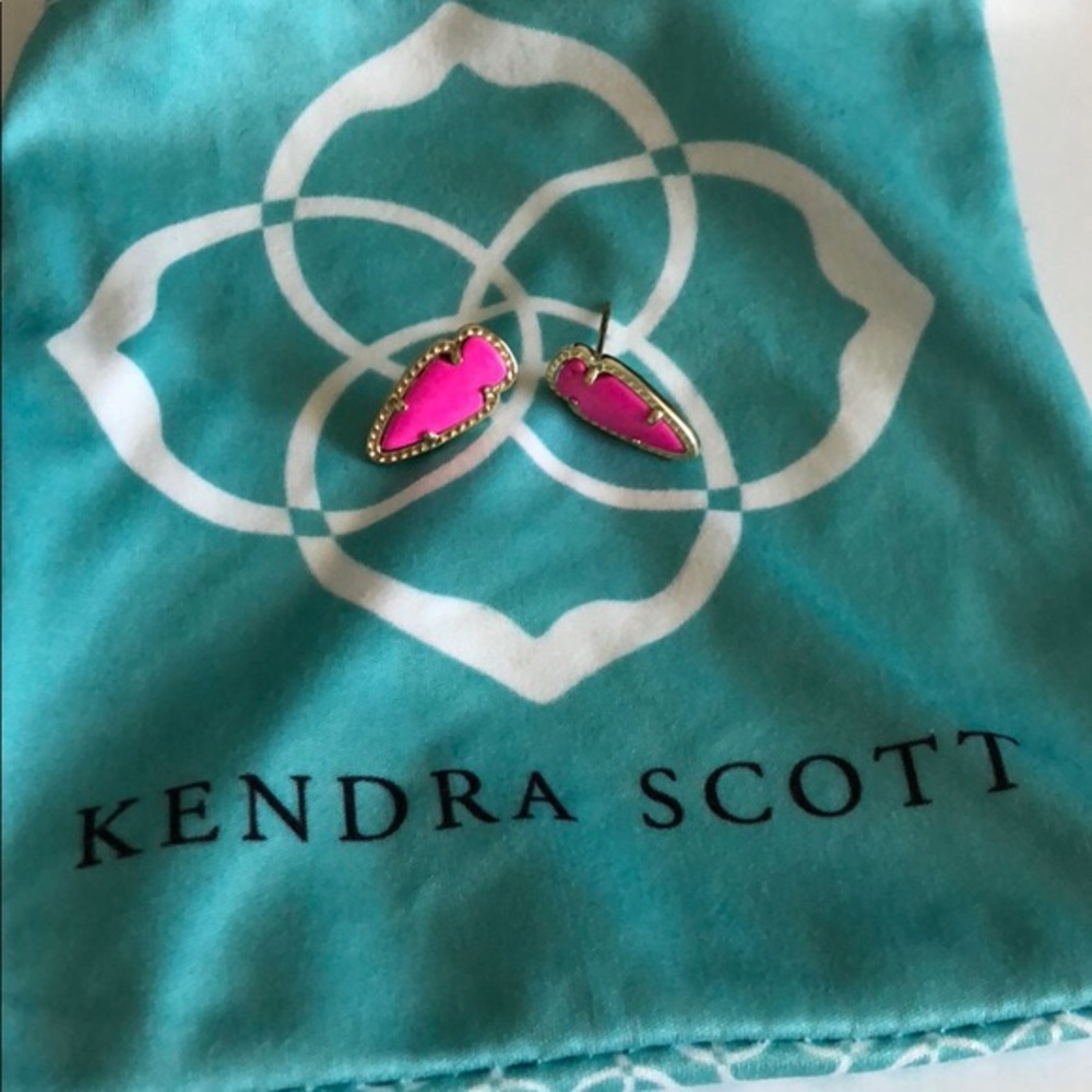 Kendra Scott Skylette Arrowhead Earrings (Pink)